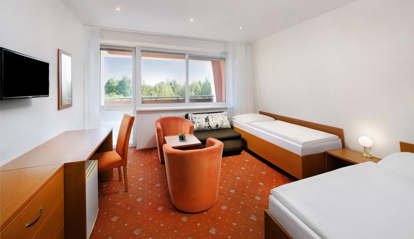 Hotel Academia Татранска Ломница Экстерьер фото